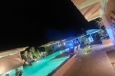 1150564085.jpg