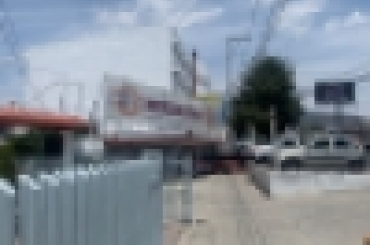 5064235399.jpg